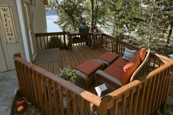 entrance at front deck